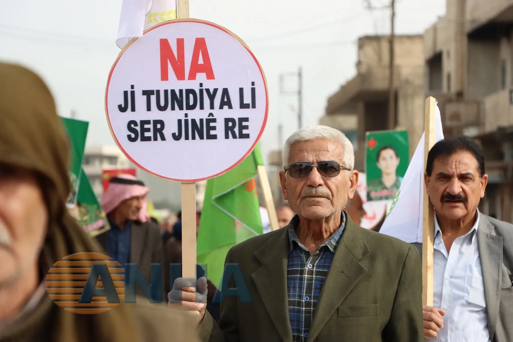 Bi hezaran mêran li Qamişlo û Hesekê got ‘Na ji kuştina jinan re’