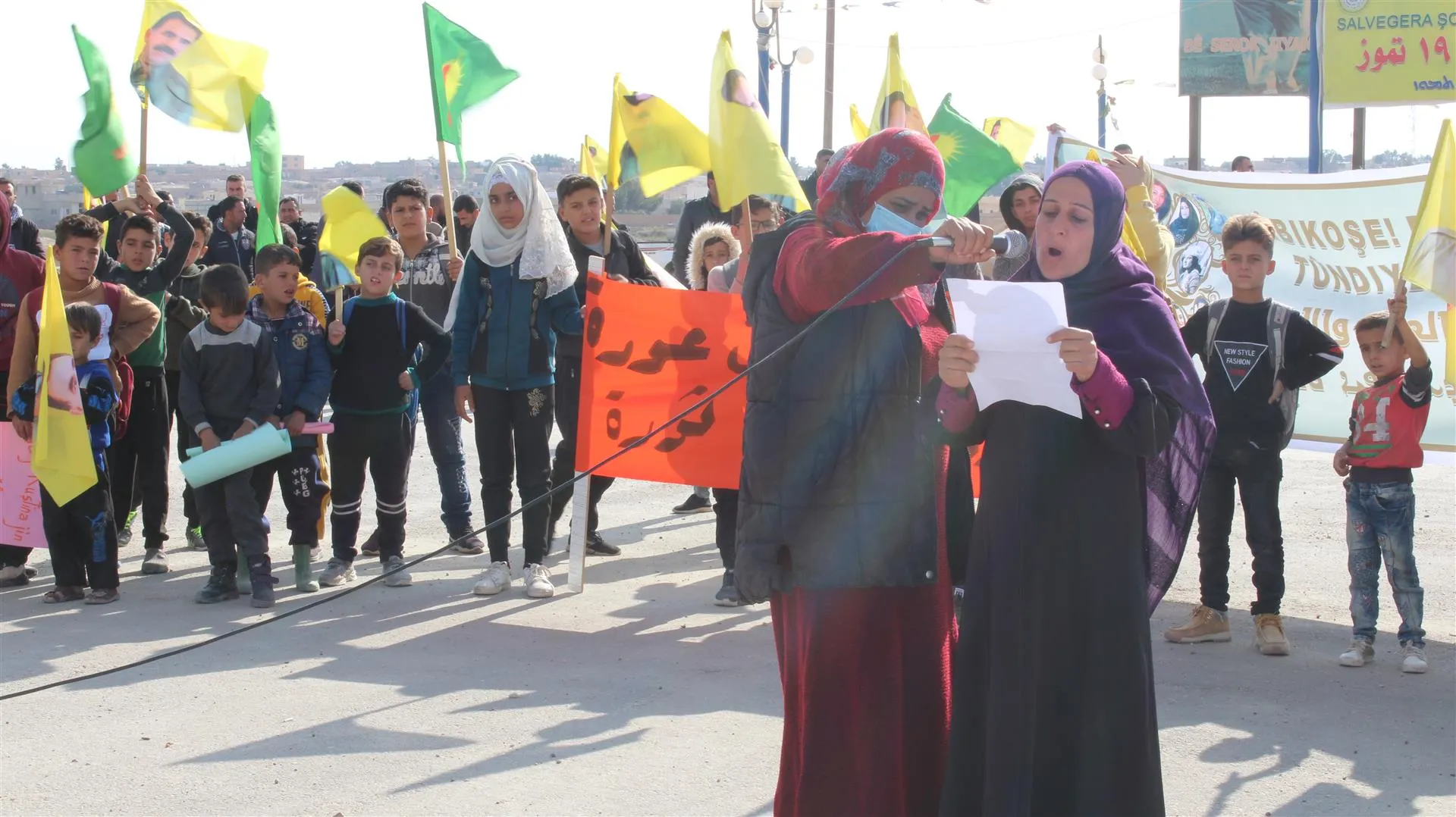 ​​​​​​​Bi hezaran jinên herêma Cizîrê bang kir: Li dijî tundî û dagirkeriyê têbikoşe
