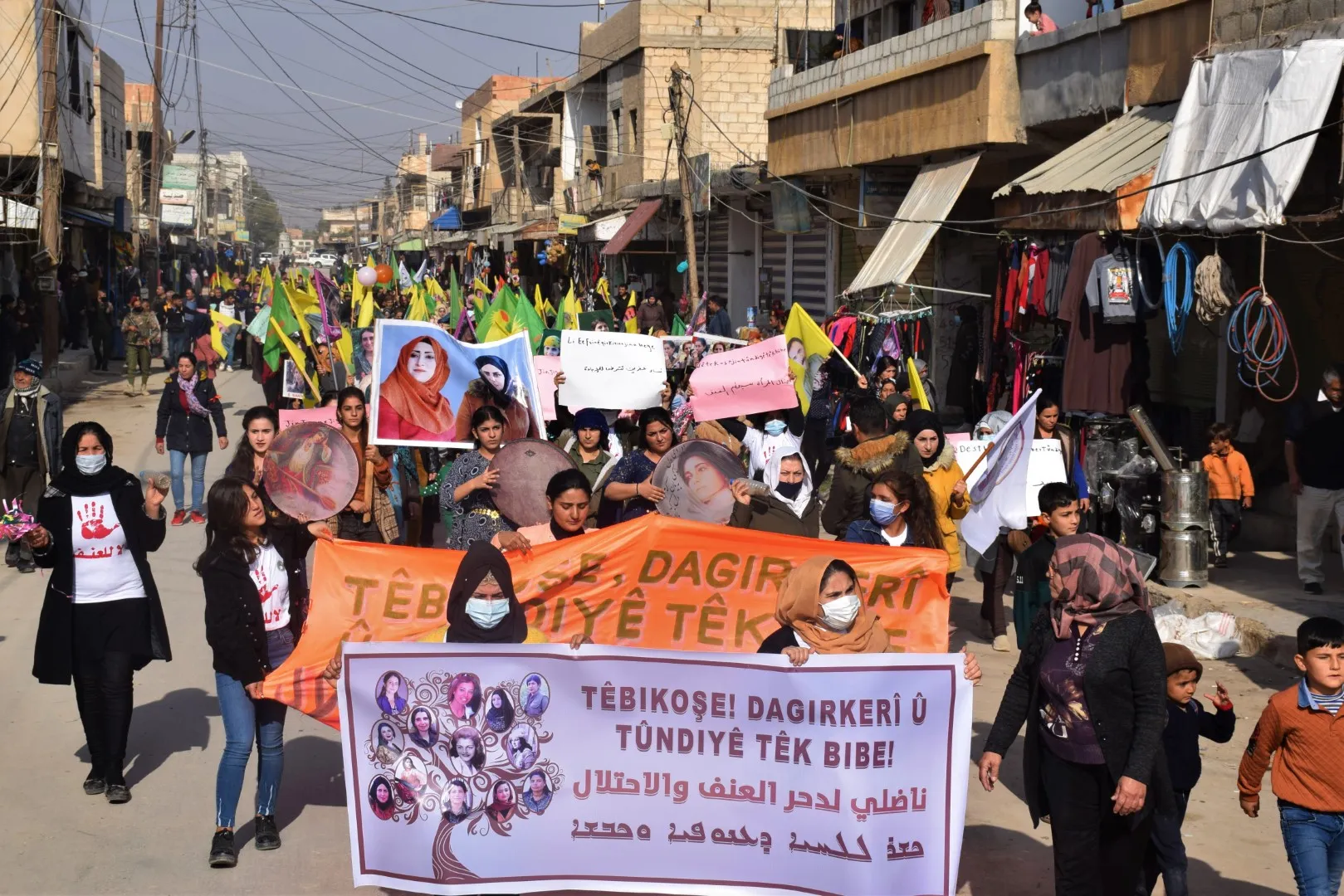 ​​​​​​​Bi hezaran jinên herêma Cizîrê bang kir: Li dijî tundî û dagirkeriyê têbikoşe
