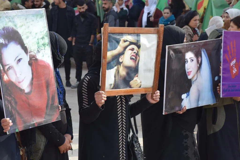 Di çalakiyên 25'ê Mijdarê de ji bo jinên li herêmên dagirkirî bang hate kirin