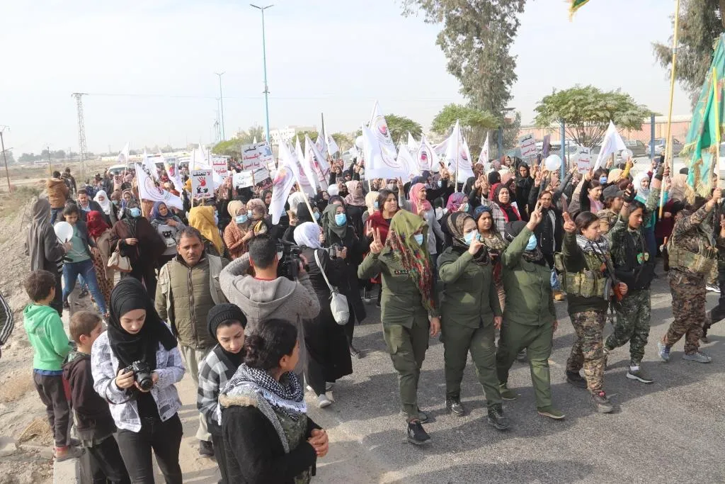 Di çalakiyên 25'ê Mijdarê de ji bo jinên li herêmên dagirkirî bang hate kirin