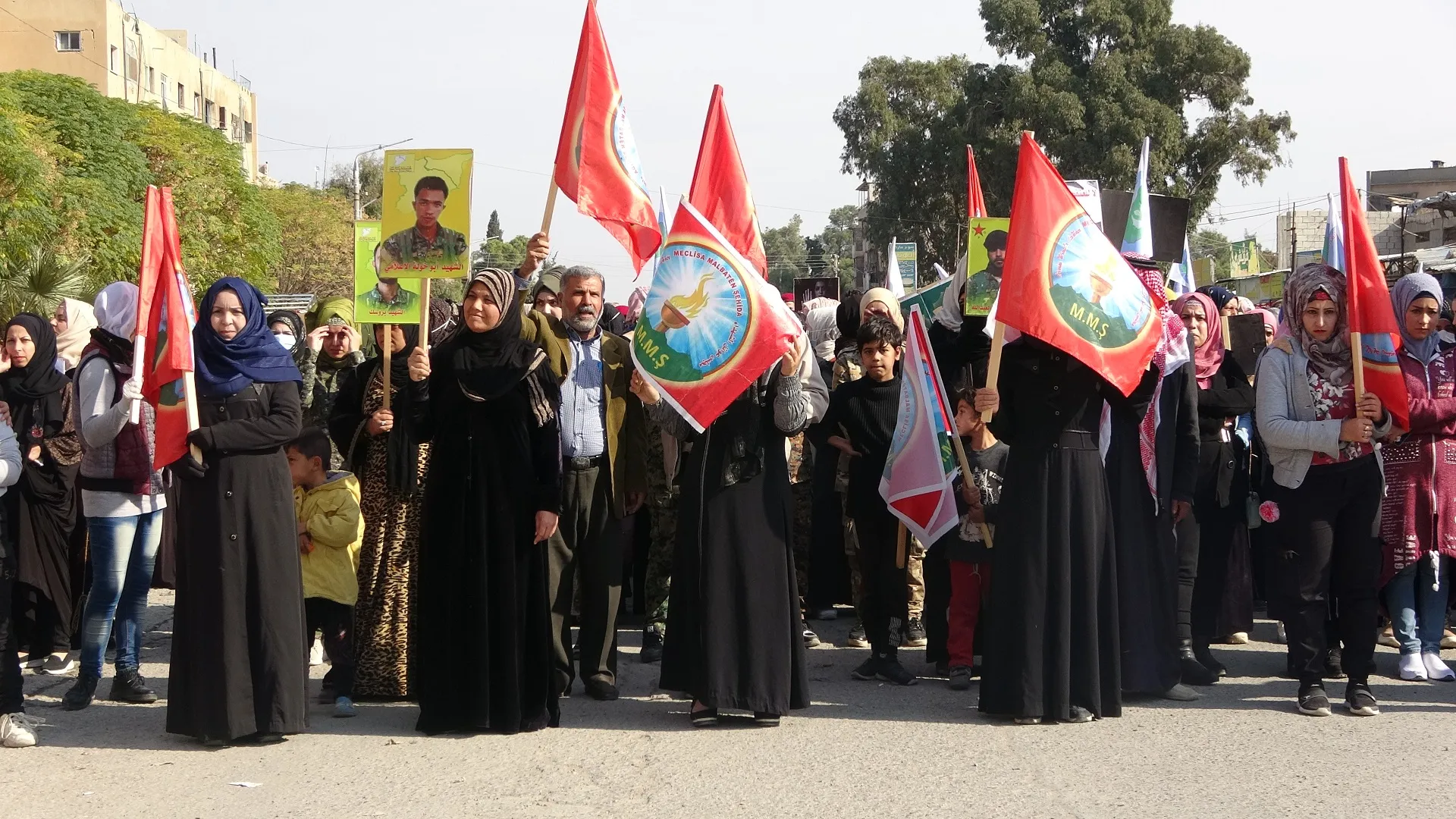 Di çalakiyên 25'ê Mijdarê de ji bo jinên li herêmên dagirkirî bang hate kirin