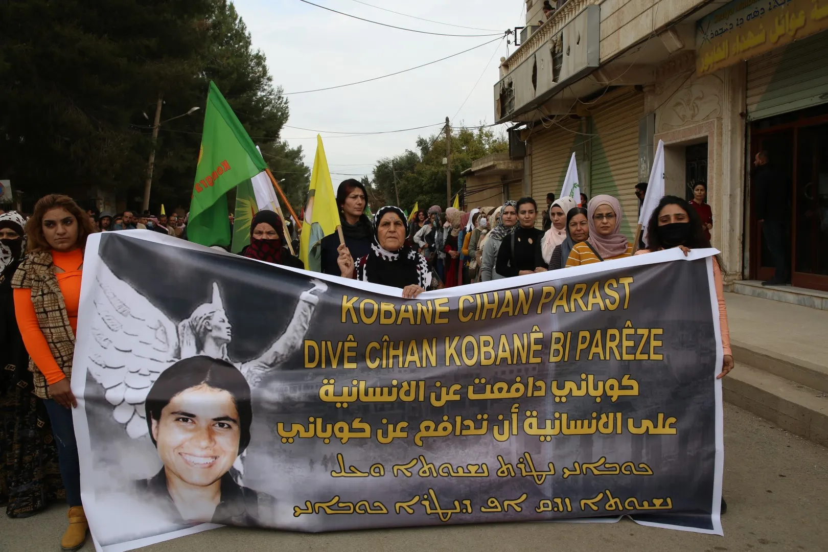 ​​​​​​​Li kantona Hesekê bi hezaran ji bo Kobanê li qadan bûn