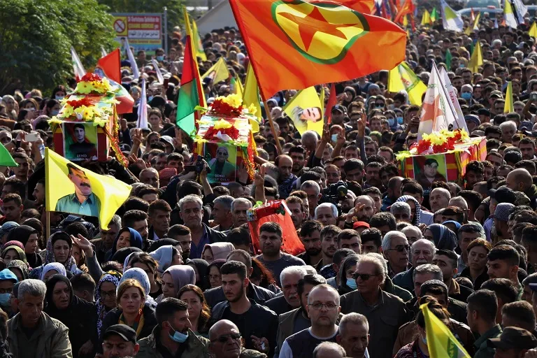 Di merasîmê oxirkirina şehîdên komkujiya Hilêliyê de: Hûn nikarin kurdan tune bikin