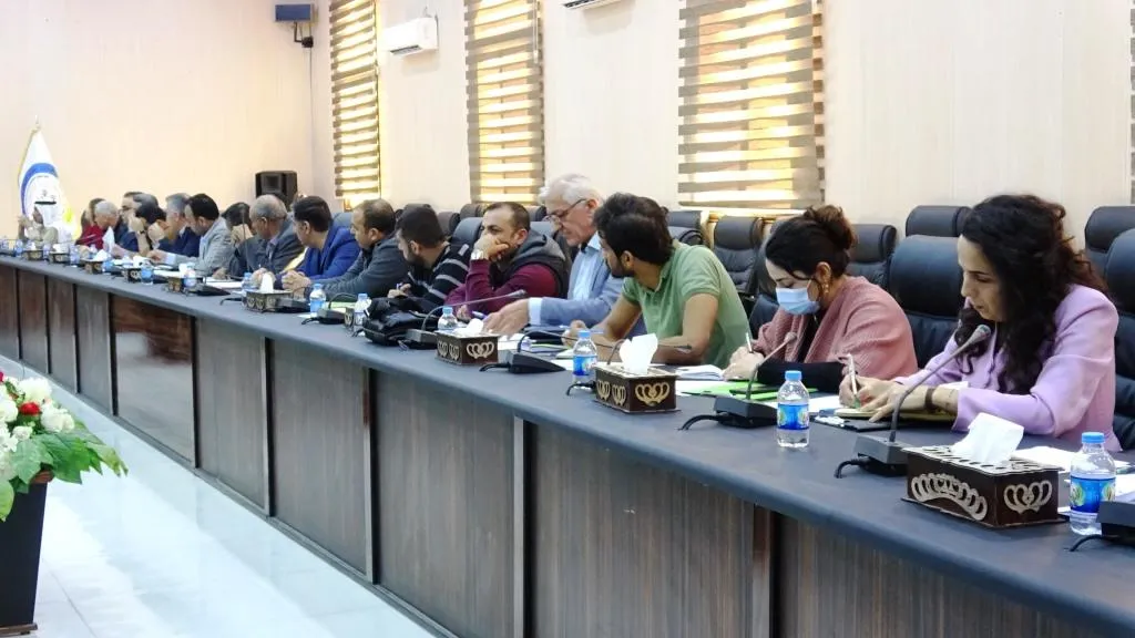 Meclisa Rêveber projeyên îsal nîqaş kirin