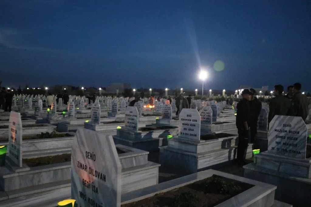 Şêniyên Kobanê şehîdên meha Cotmehê bi bîr anîn