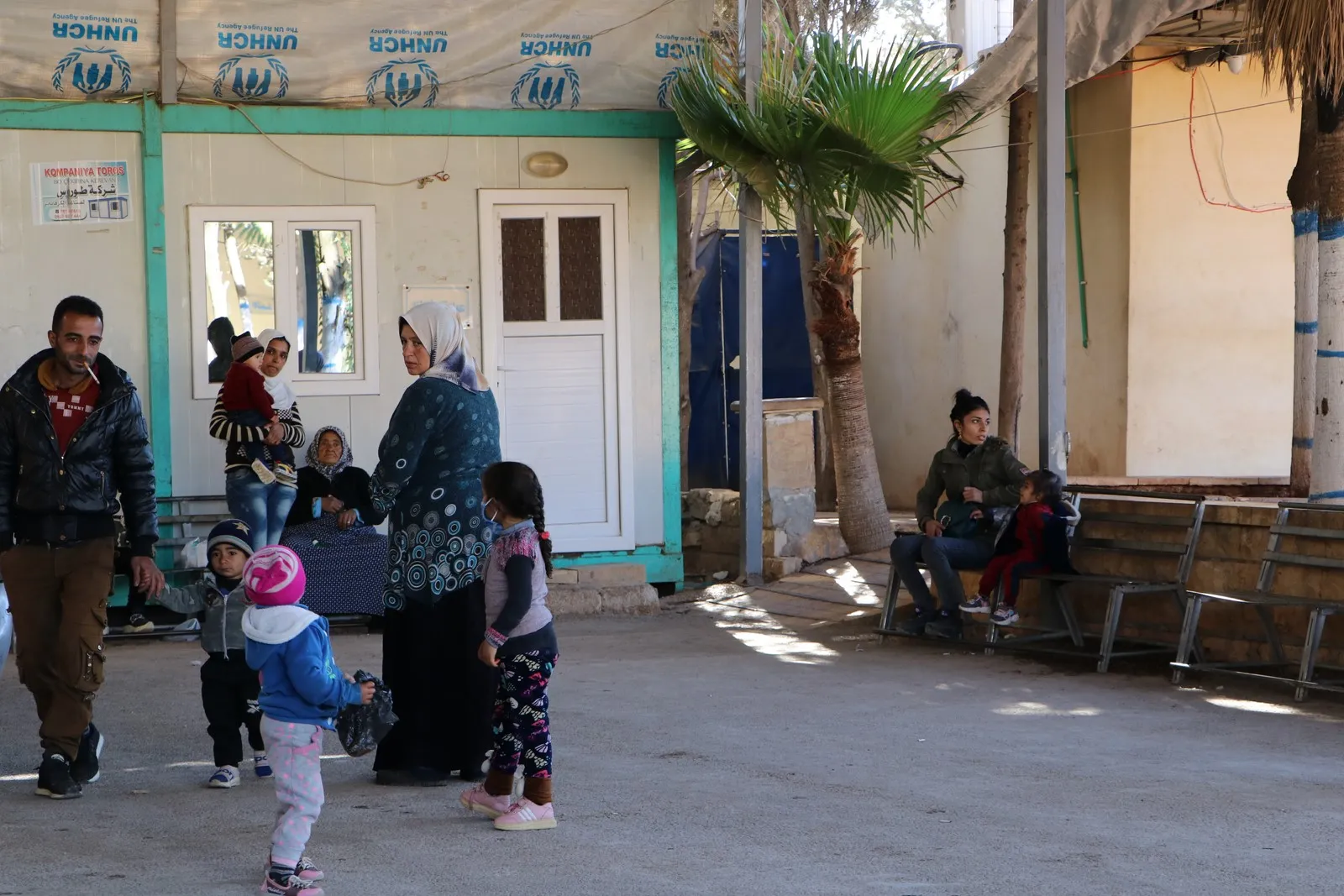 'Siyasetên navneteweyî' azarên zarokên koçber yên Efrînê zêdetir dike