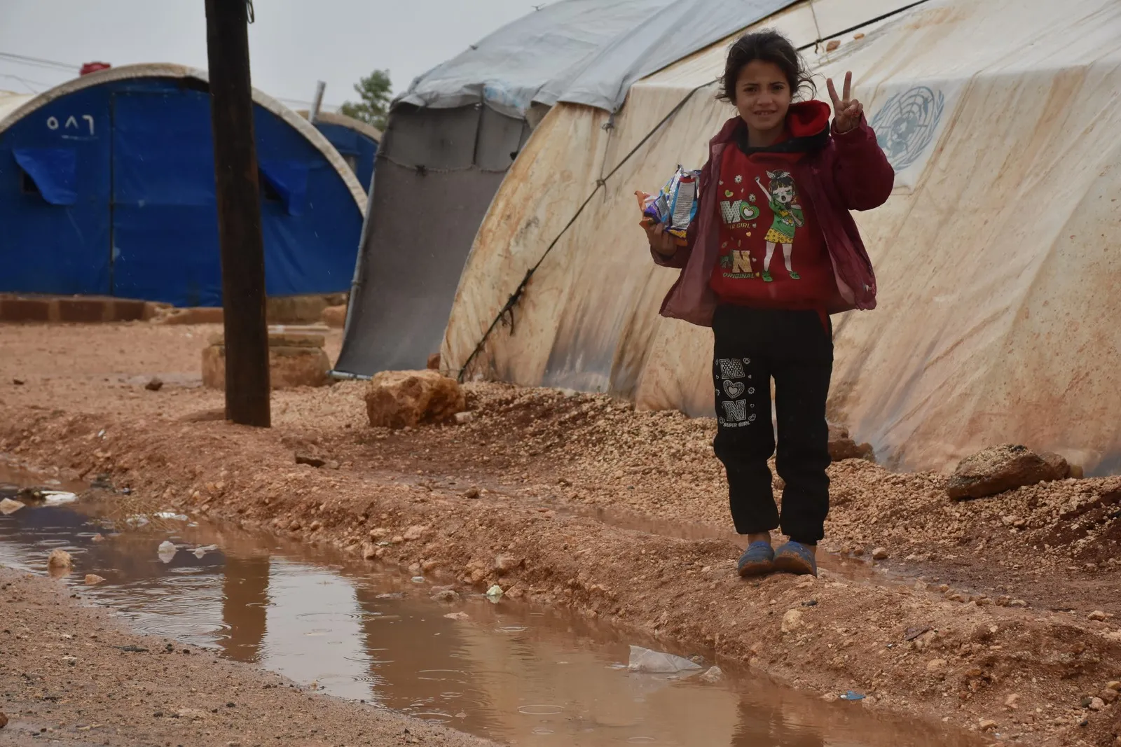 'Siyasetên navneteweyî' azarên zarokên koçber yên Efrînê zêdetir dike