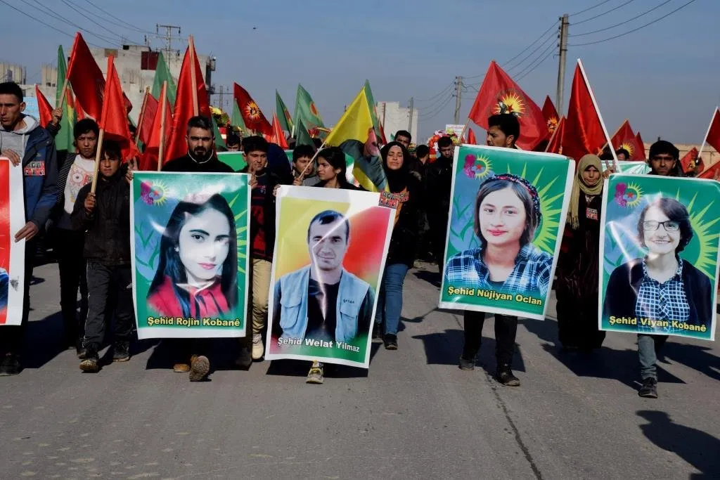 Şêniyên Kobanê êrişên dewleta Tirk şermezar kirin