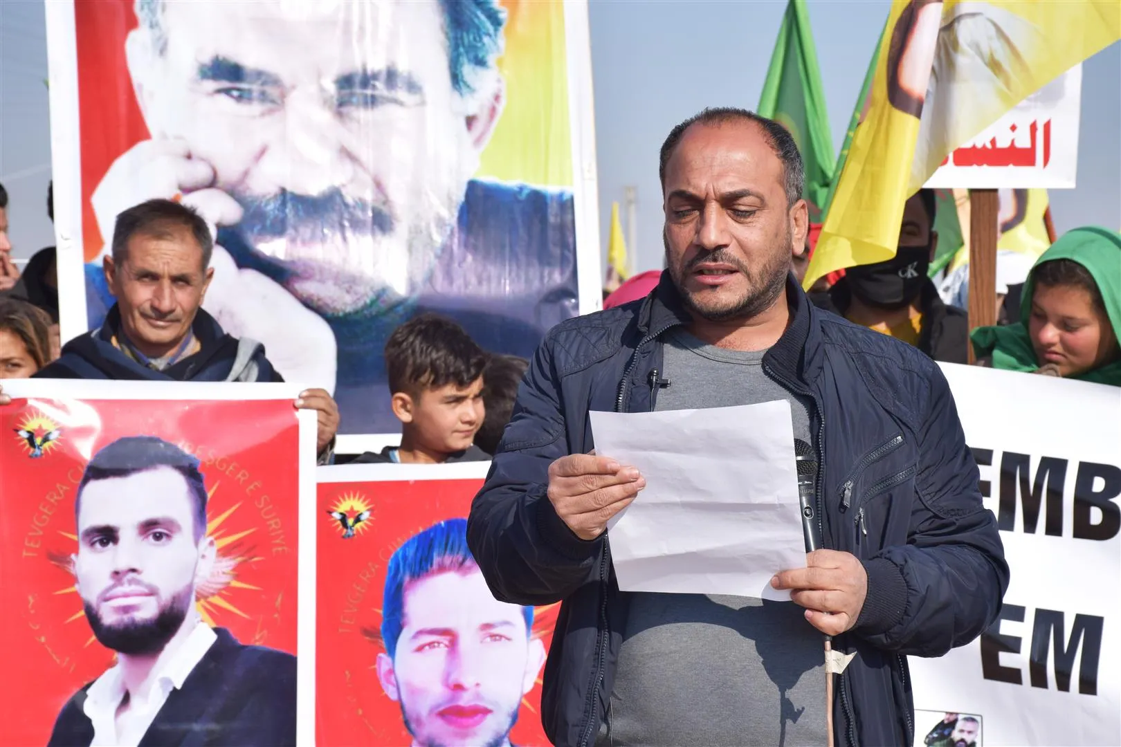 Koçberên Serêkaniyê li dijî sûcên dewleta Tirk meşiyan