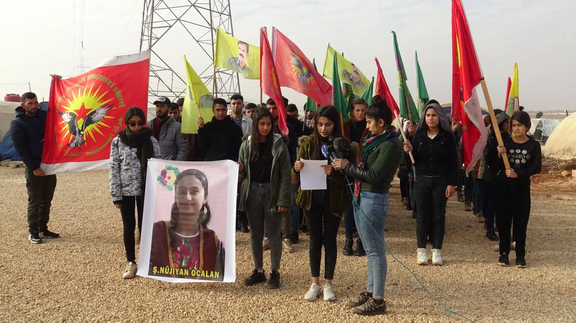 ​​​​​​​Ciwanên Efrînê êrişên li Kobanê şermezar kirin