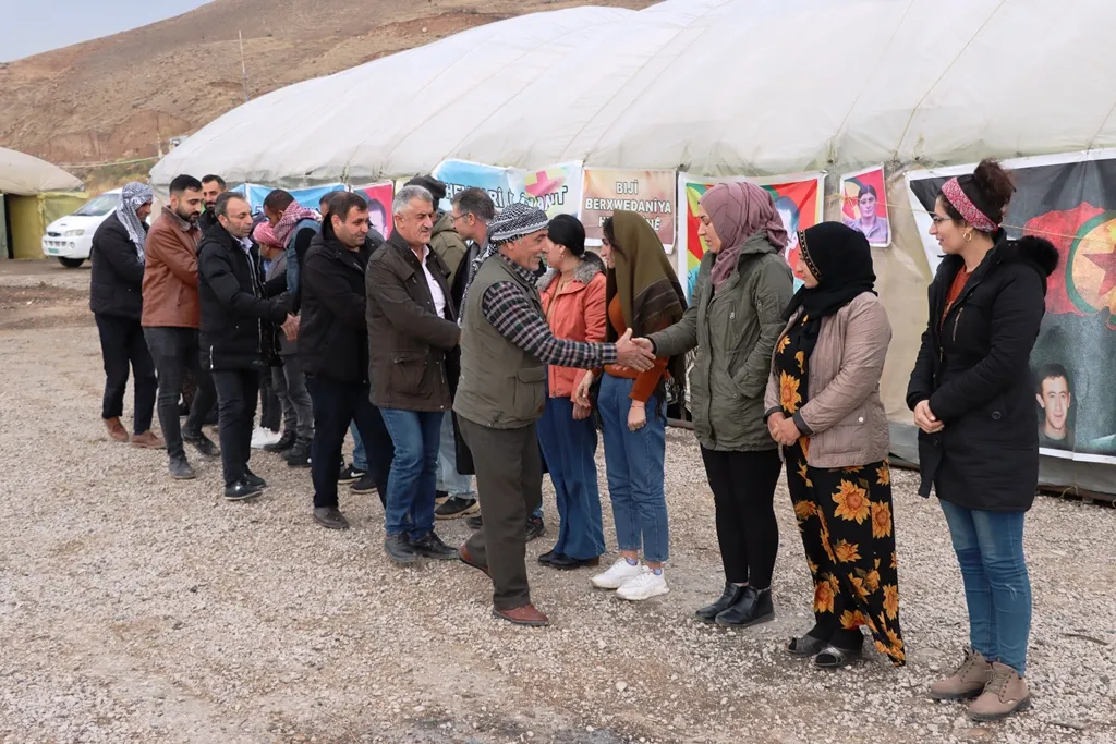 Birayê şehîd Serdem Cûdî li Sêmalkayê banga radestkirina cenazeyên şehîdan kir