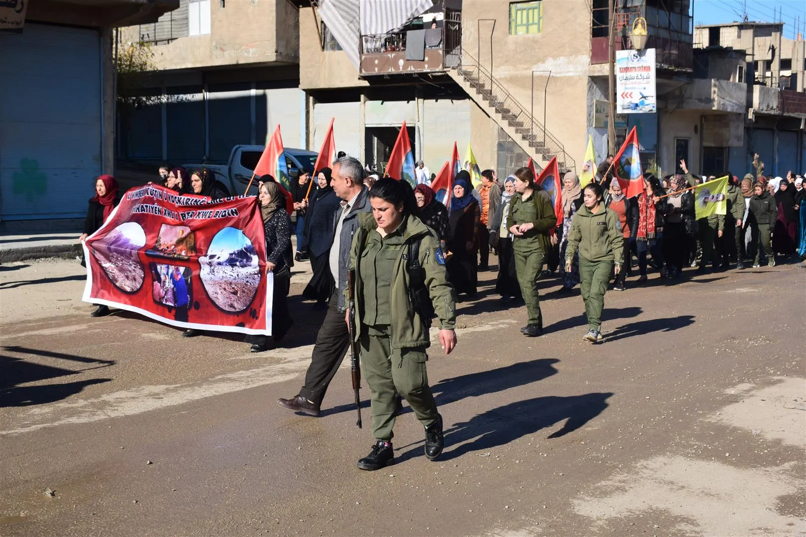 ​​​​​​​Pêkhateyên Bakur û Rojhilatê Sûriyê êrişa dewleta Tirk li dijî Kobanê şermezar kir