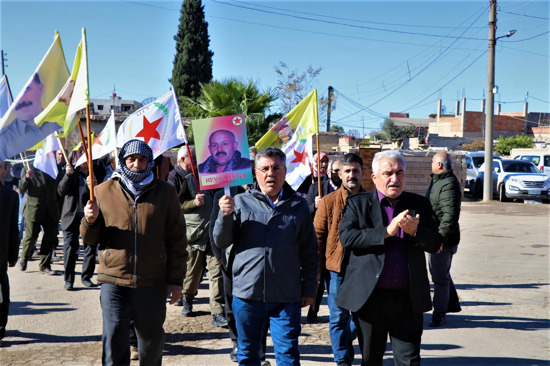 ​​​​​​​Beşdarên merasîma sersaxiyê: Şehîd Anter biratiya gelan nîşan da