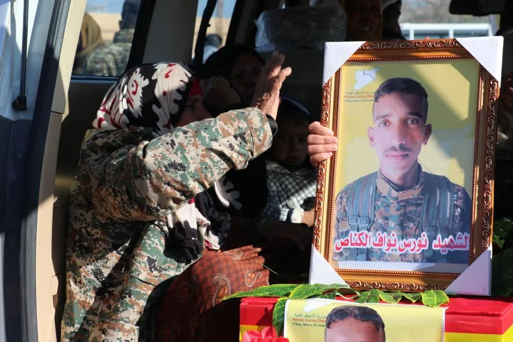Şêniyên Hesekê û Til Temirê şehîd Newres El-Kenas oxir kir