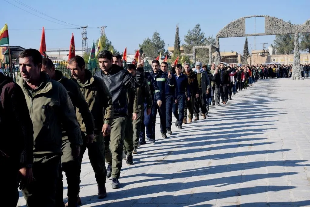 Bi sedan şêniyên Kobanê sersaxî ji malbatên 5 şehîdan re xwest
