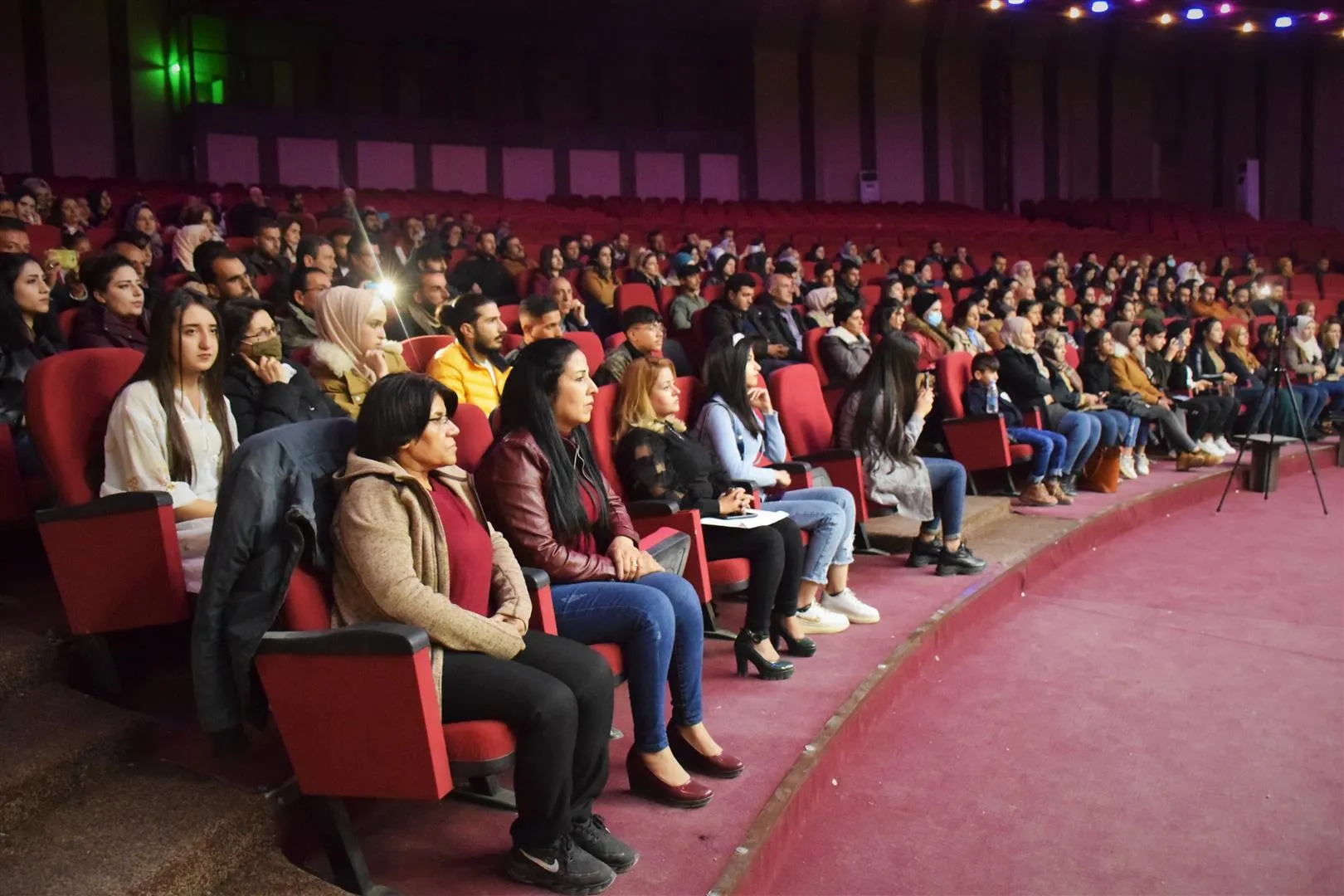 Li Hesekê şanoyeke têkildarî têkoşîna li dijî tundiya li ser jinan hate pêşandan