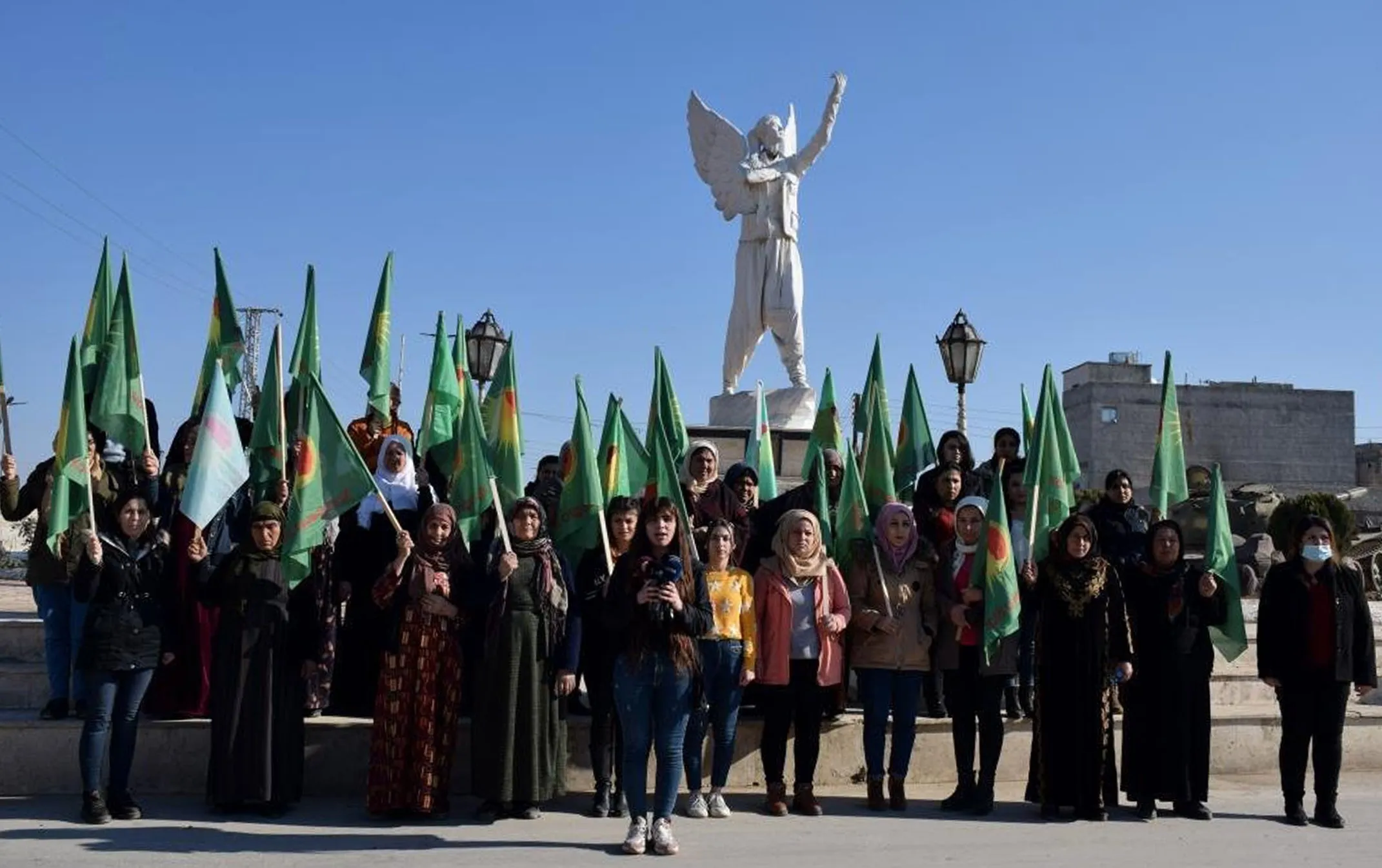 Kongra Star a herêma Firatê nerazîbûn nîşanî êrişa li ser Kobanê da