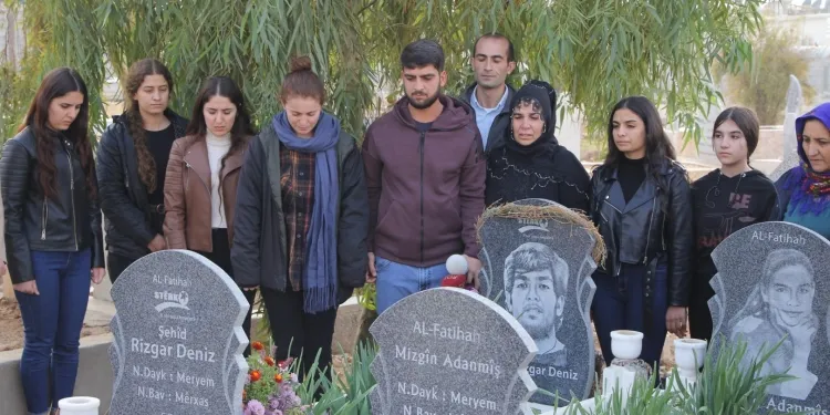 Rizgar Denîz li ser gora xwe hat bibîranîn