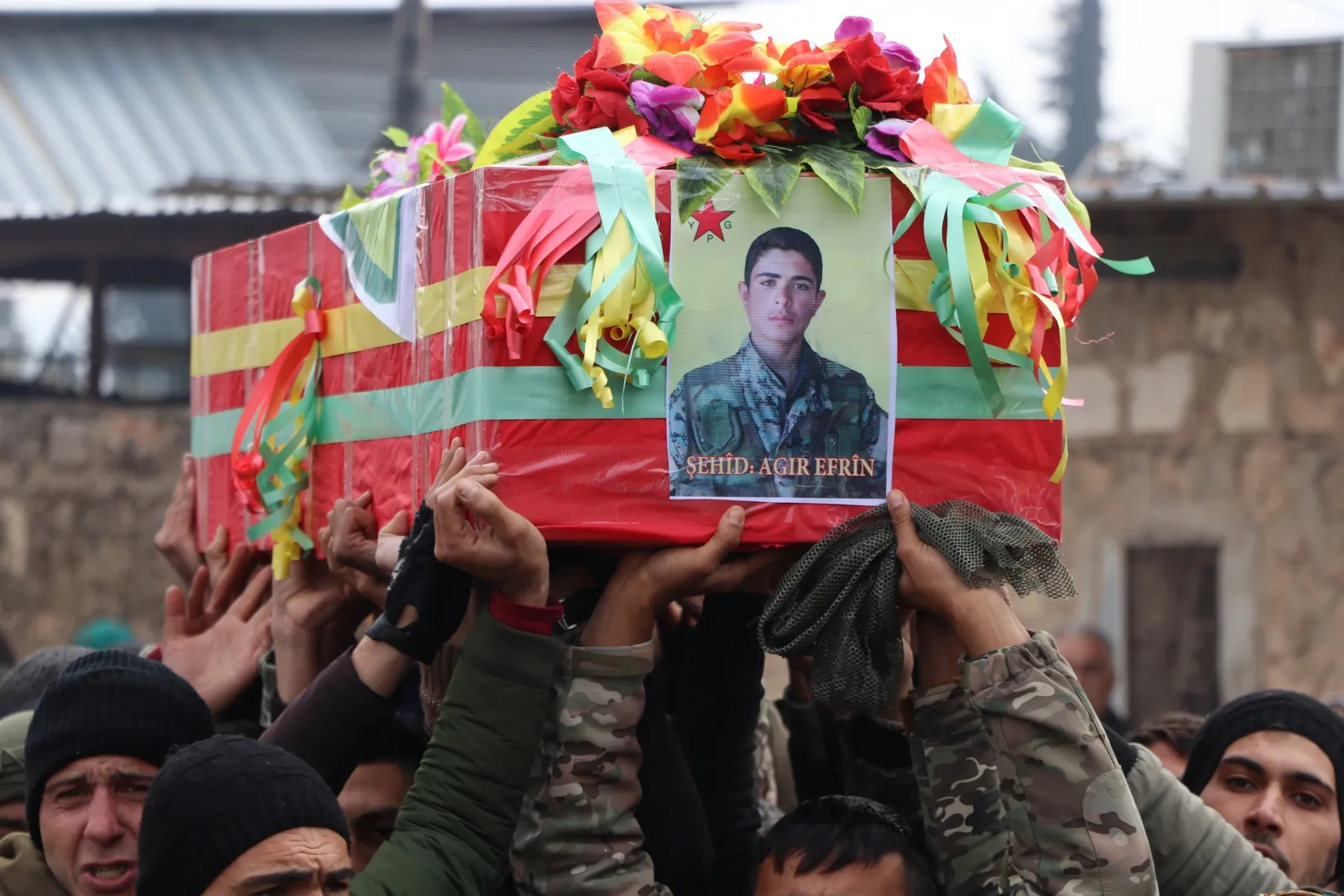 Şehîd Agir Efrîn ji aliyê bi hezaran kesî ve hate oxirkirin
