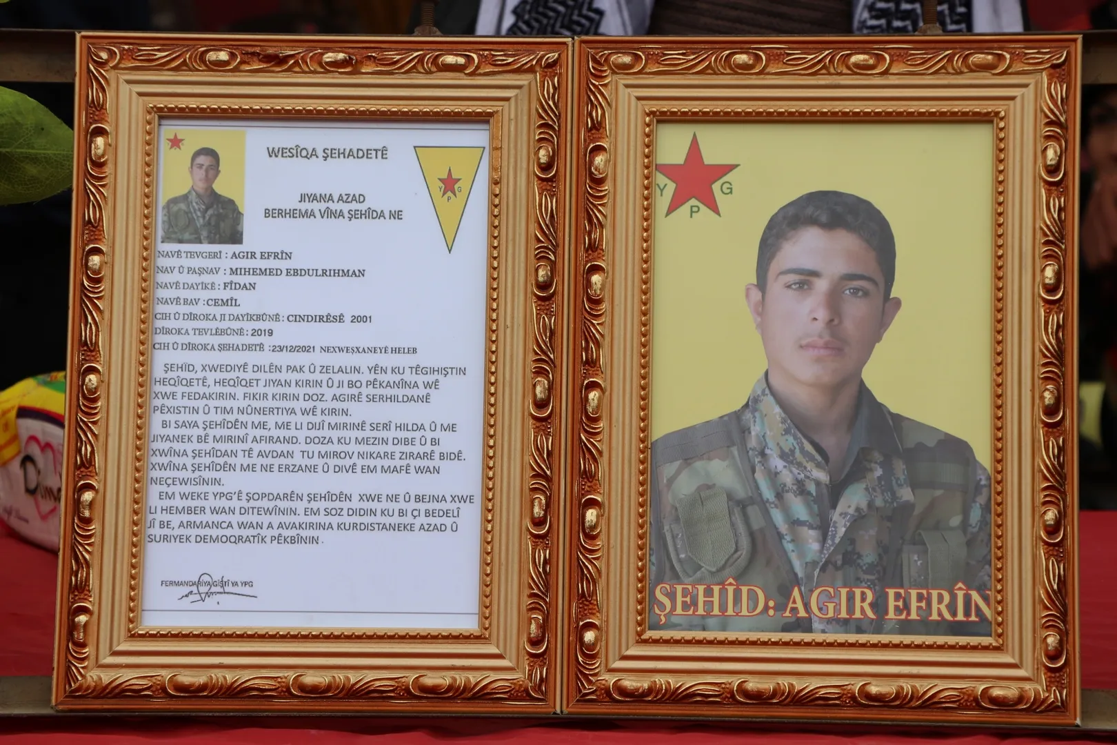 Şehîd Agir Efrîn ji aliyê bi hezaran kesî ve hate oxirkirin
