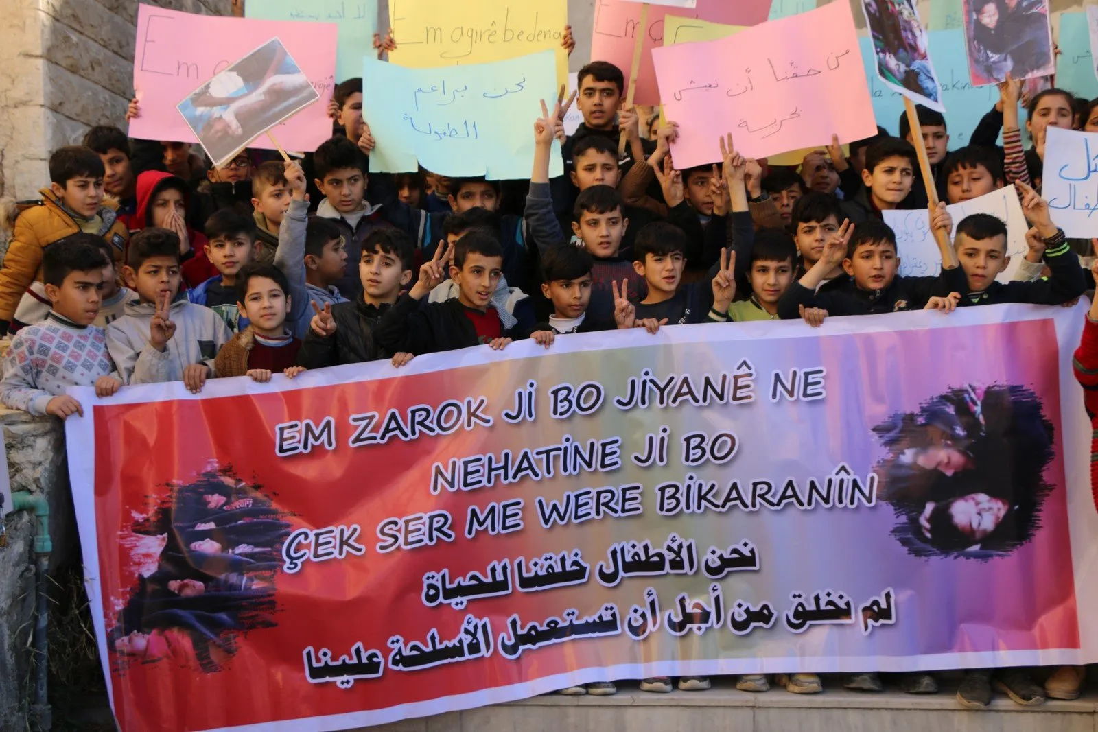 Xwendekarên Helebê şehîdên komkujiya Til Rifetê bi bîr anîn