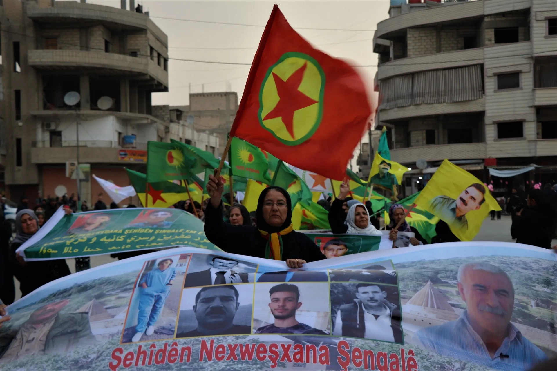 Nerazîbûnên li hemberî şehîdxistina Bedel dewam dike