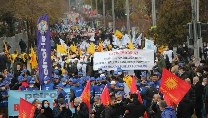 Li Amedê bi hezaran kedkar li dijî krîza aborî herikîn qadan