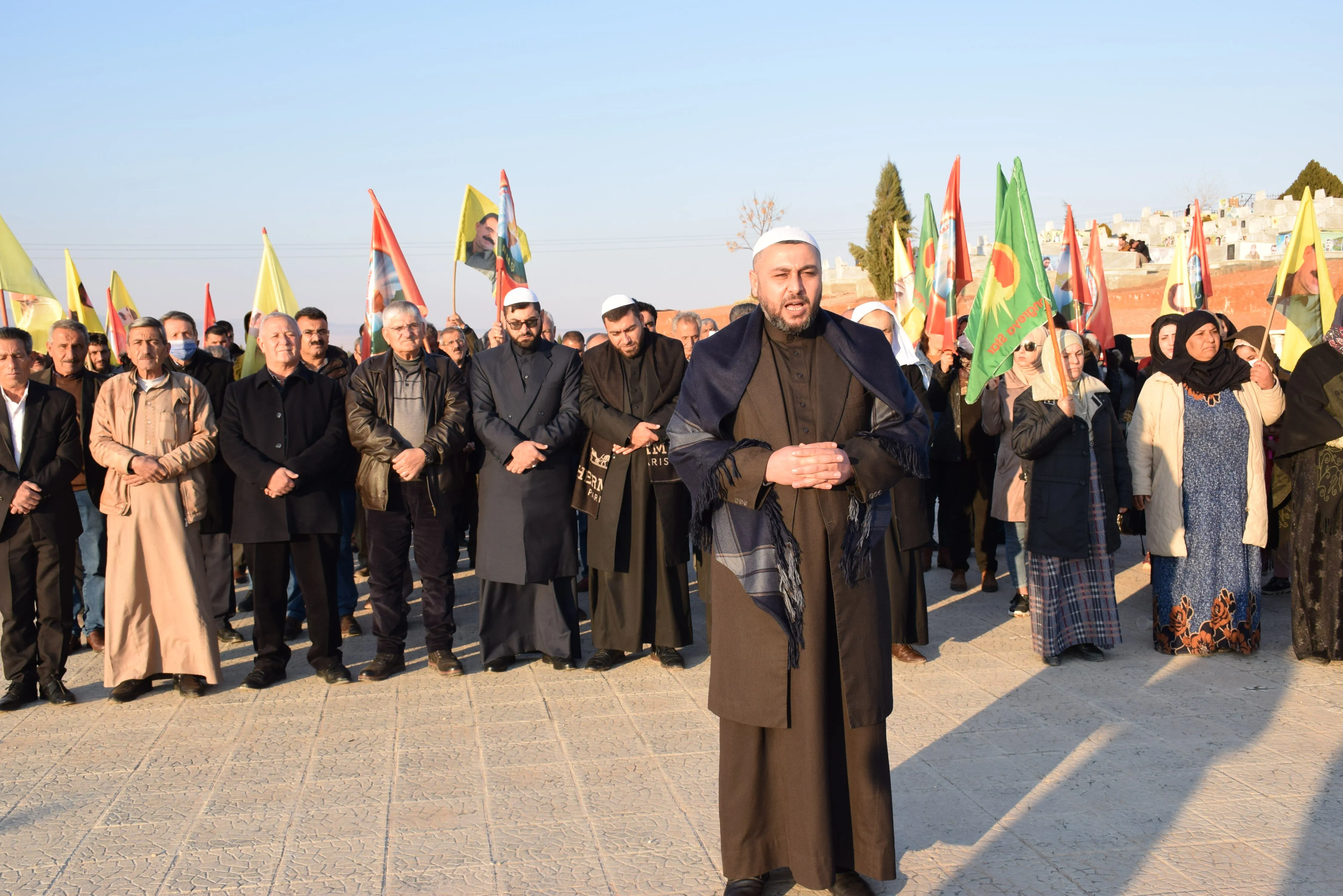 Şêniyên Tirbespiyê û Çilaxa: Tirkiyê rêgezên îslamê bin pê dike
