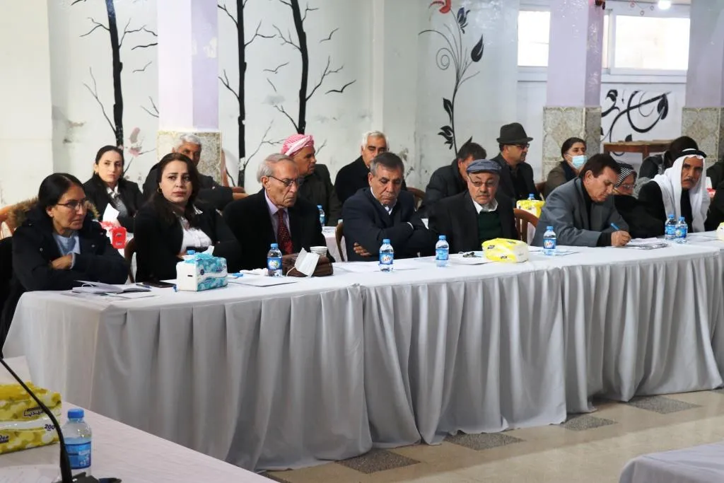 Siyasetmendar û rewşenbîran di panelekê de çareserkirina aloziya Sûriyê nîqaş kir