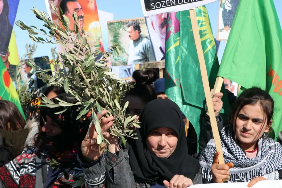​​​​​​​Li Şêrawayê bi deh hezaran şênî ji bo Efrînê daketin qadan