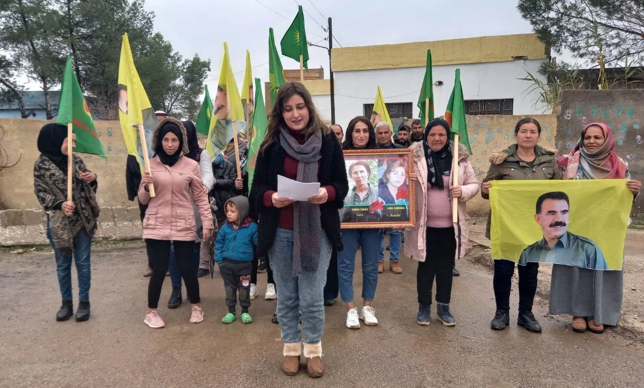 ​​​​​​​Jinên Zirganê şehîdên Komkujiya Parîsê bi bîr anîn