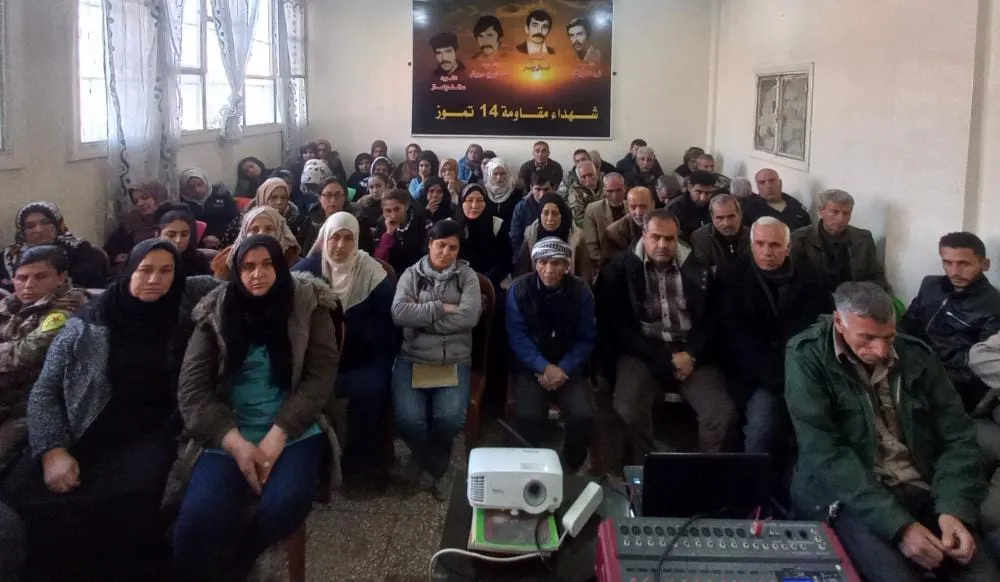 Meclisa Malbatên Şehîdan şehîdên Komkujiya Parîsê bi bîr anîn