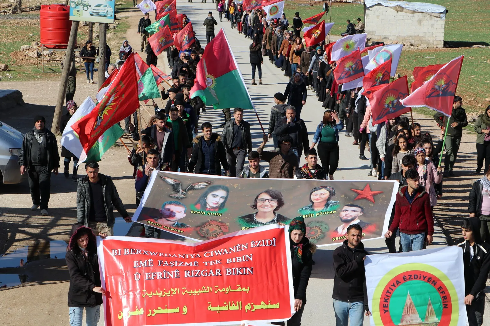 Ciwanên êzidî şehîd Zerdeşt Şengalî bi bîr anî