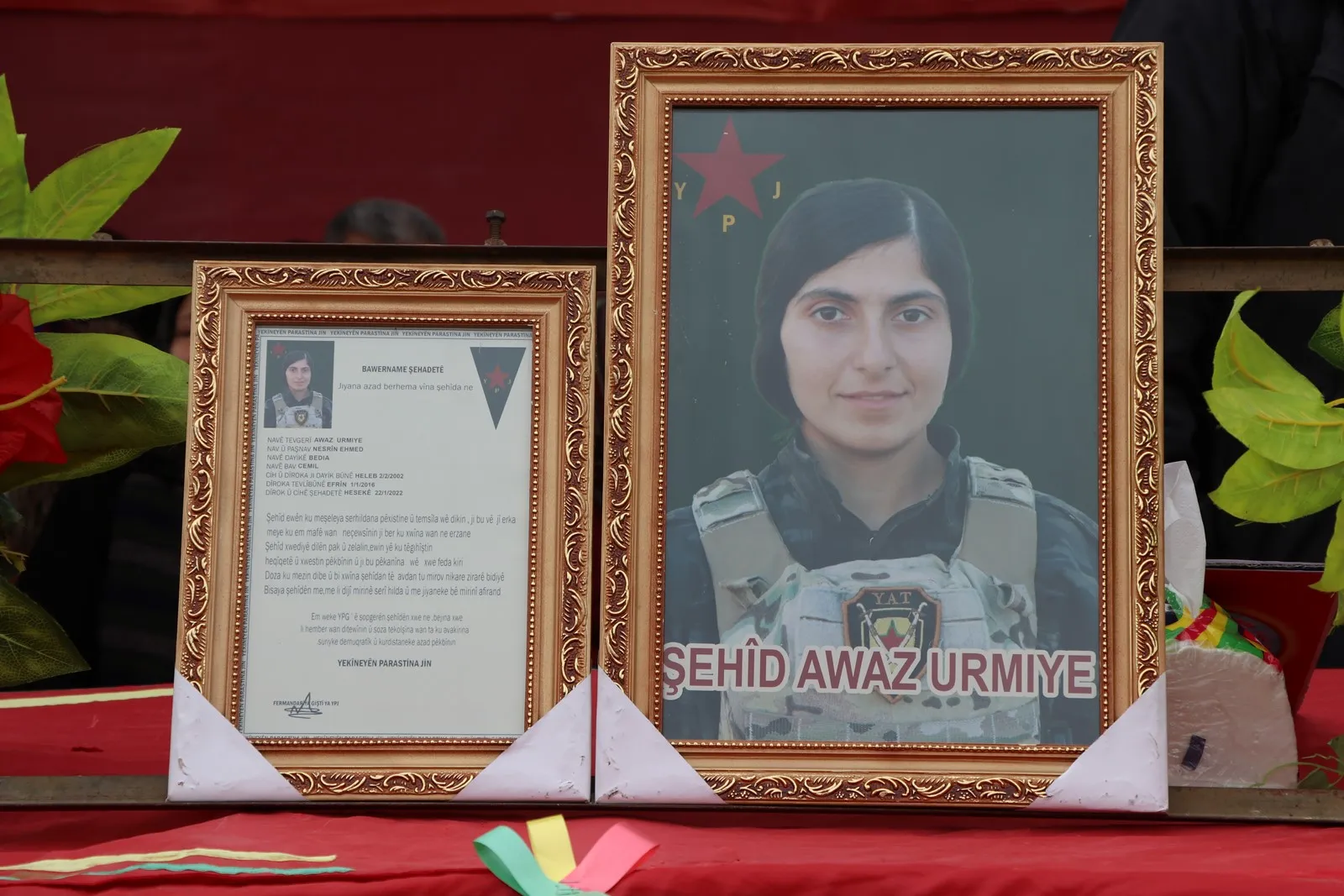 ​​​​​​​Cenazeyê şehîd Awaz Urmiyê bi merasîmekê bi heybet hate veşartin