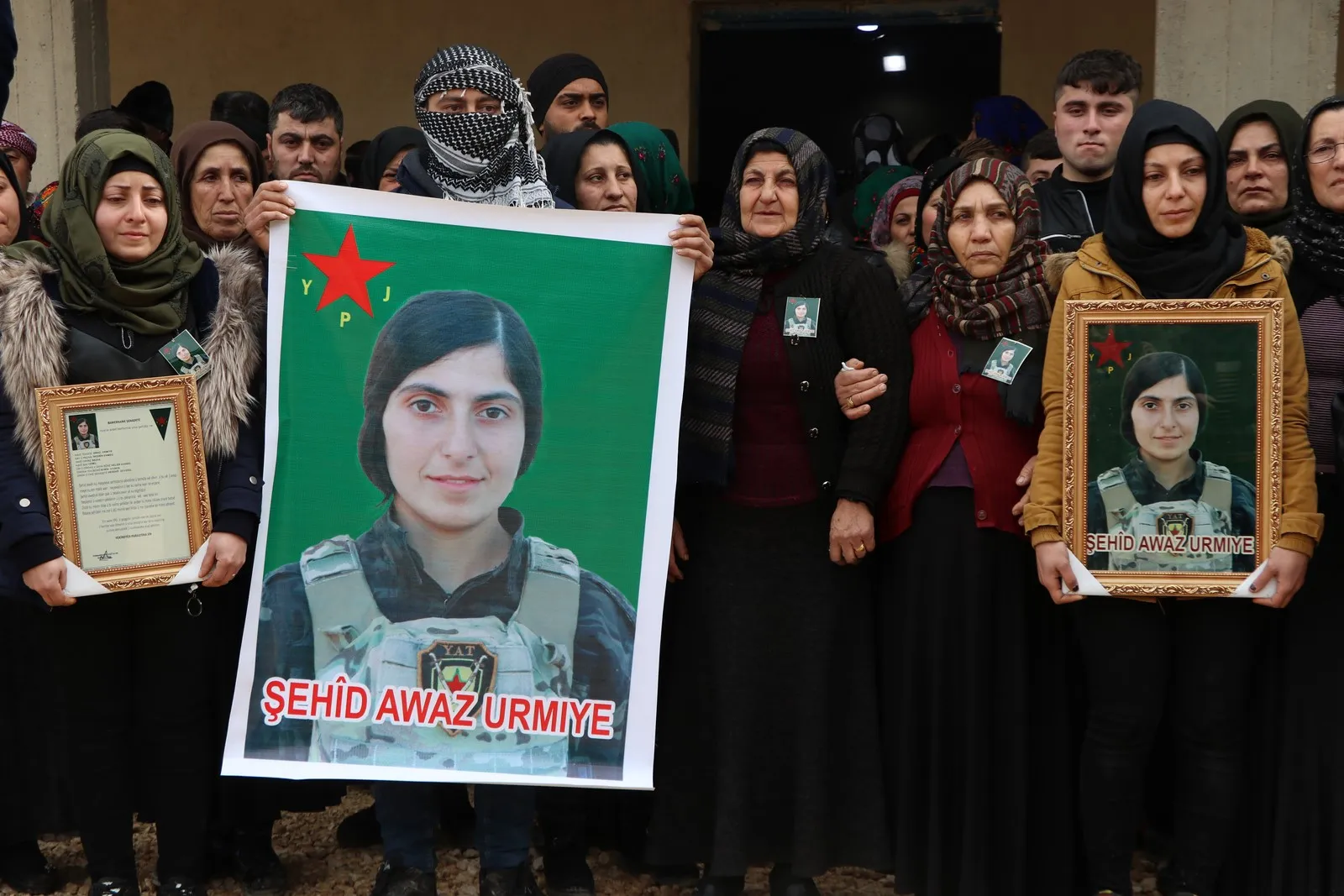 ​​​​​​​Cenazeyê şehîd Awaz Urmiyê bi merasîmekê bi heybet hate veşartin
