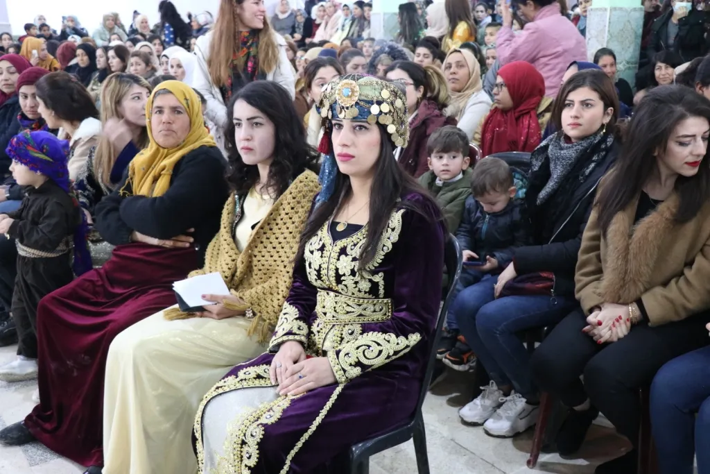 Şêniyên Kobanê salvegera rizgarkirina bajêr û damezirandina Rêveberiya Xweser pîroz kirin