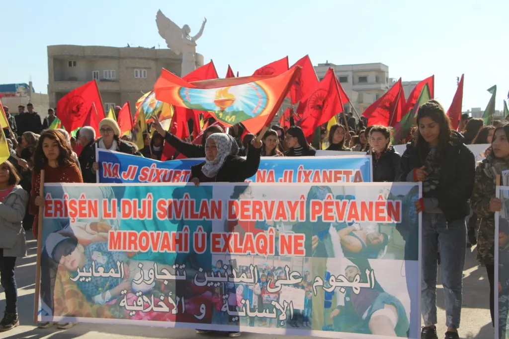 Bi sedan şêniyên Kobanê êrişên dewleta Tirk a feşîst şermezar kir