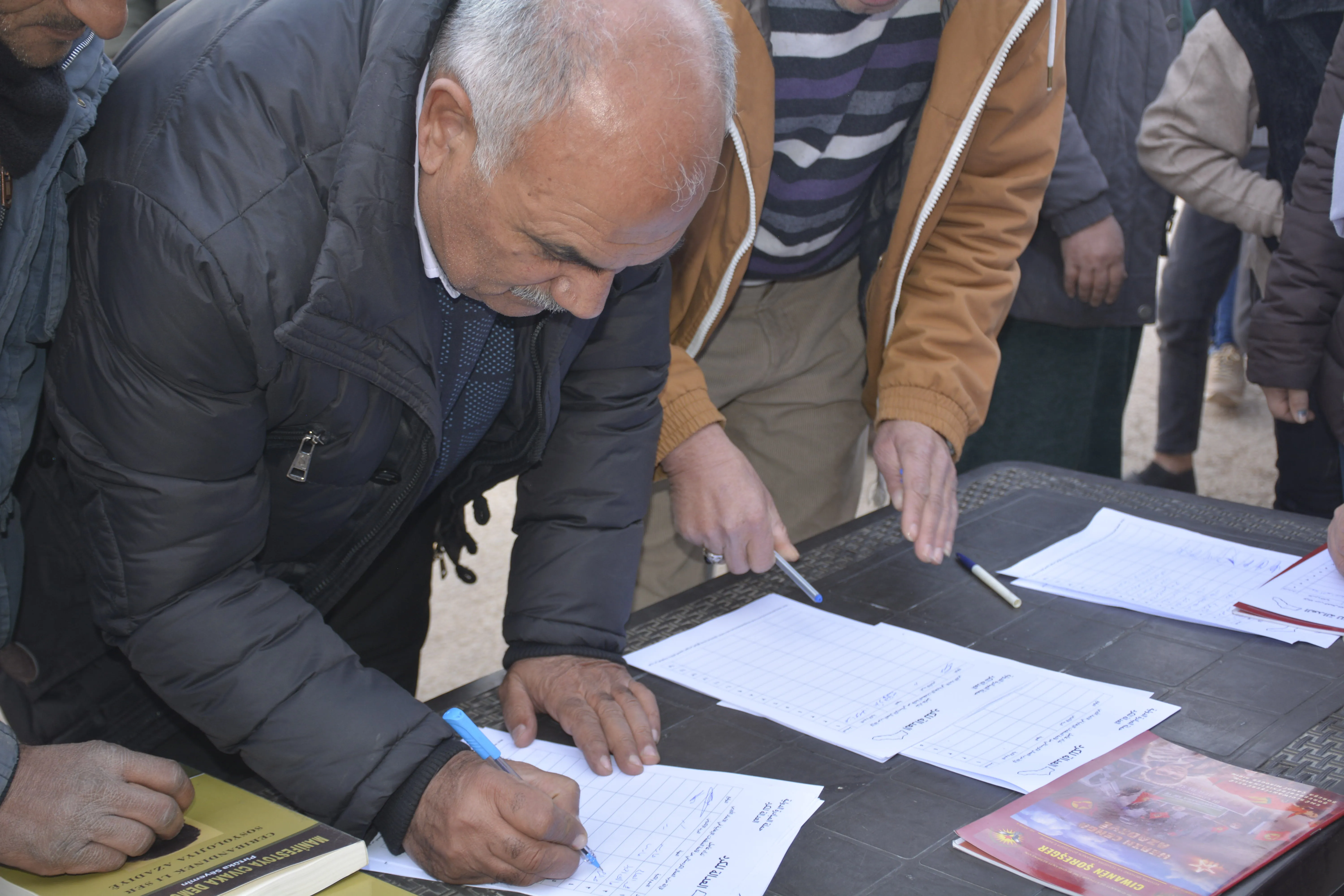 Li Tirbespiyê çalakiyên ji bo azadiya fîzîkî ya rêber Ocalan û derxistina PKK'ê ji "lîsteya terorê"