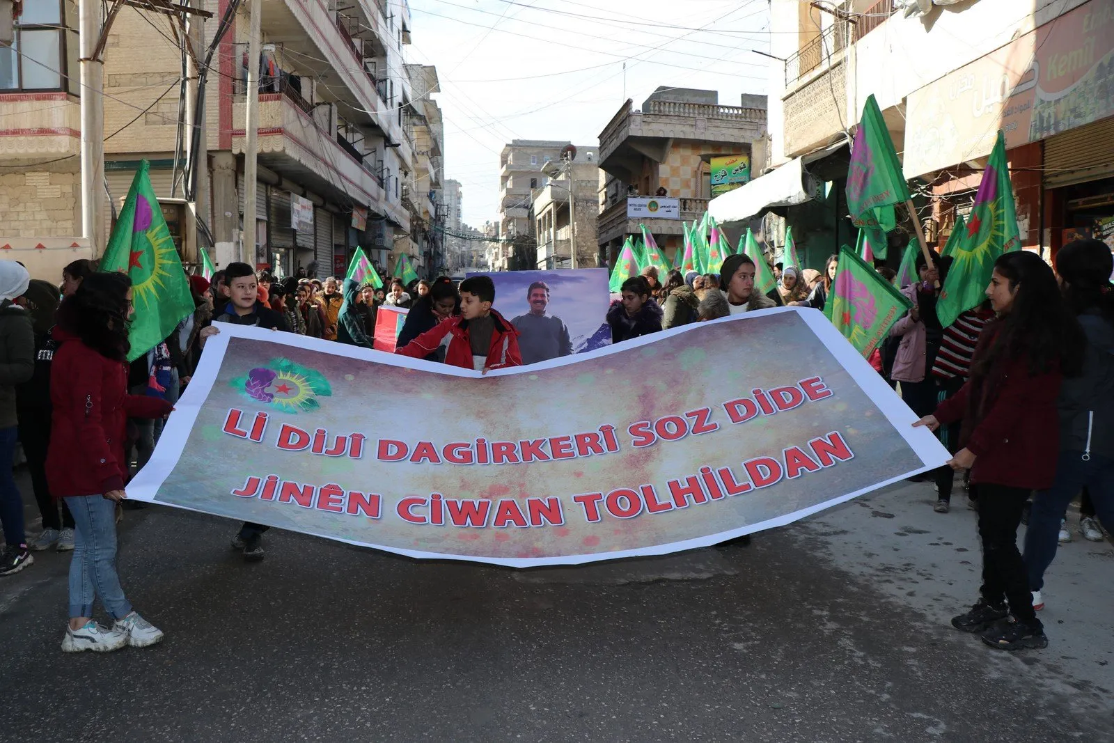Êrişên dewleta Tirk û DAIŞ'ê li Helebê hatin şermezarkirin