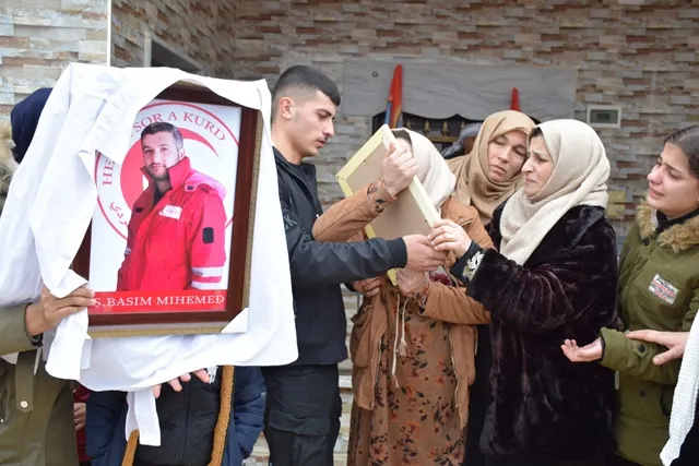 Cenazeyê şehîdê Heyva Sor a Kurd Basim Mihemed bi merasîmekê hate veşartin