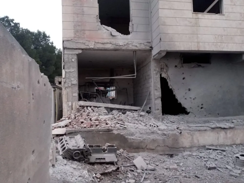 ​​​​​​​Artêşa Tirk a dagirker û çeteyên wê li avahiya Şaredariya Gel a Zirganê da