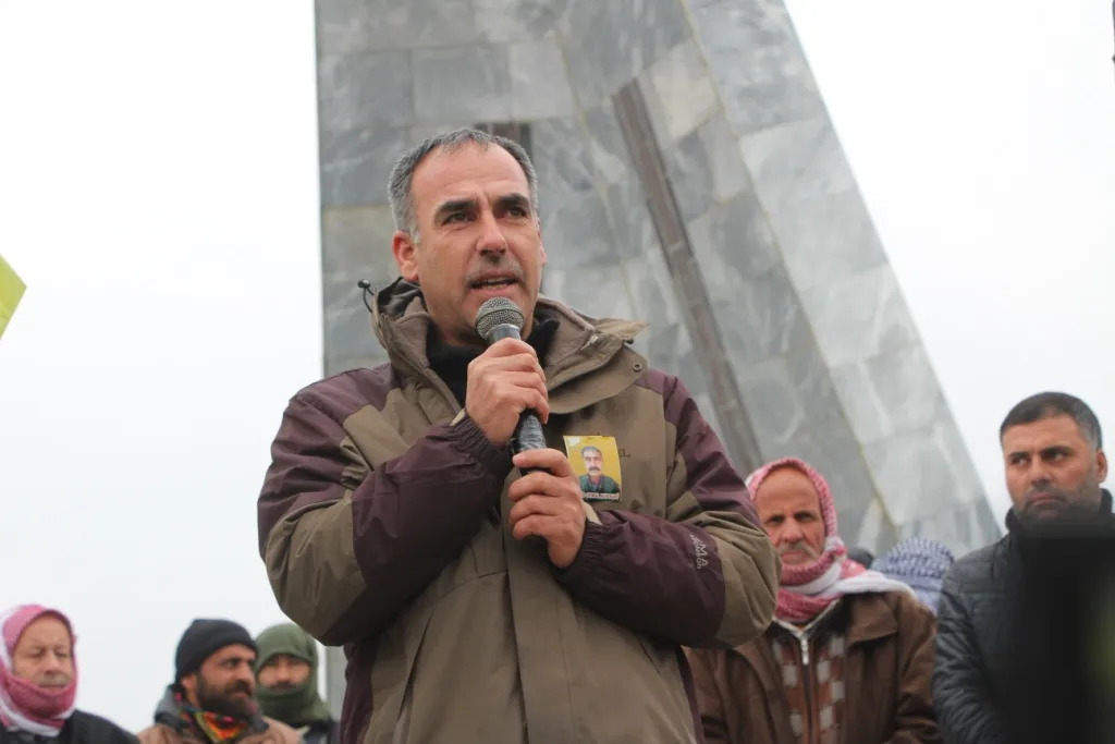 Cenazeyên du şehîdên berxwedana Hesekê bi merasîmekê li Kobanê hatin veşartin