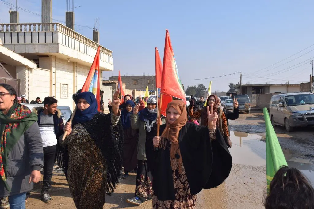 Şêniyên Hesekê sersaxiya malbatên şehîd Ehmed Silêman û Tirkî El-Mismar xwest