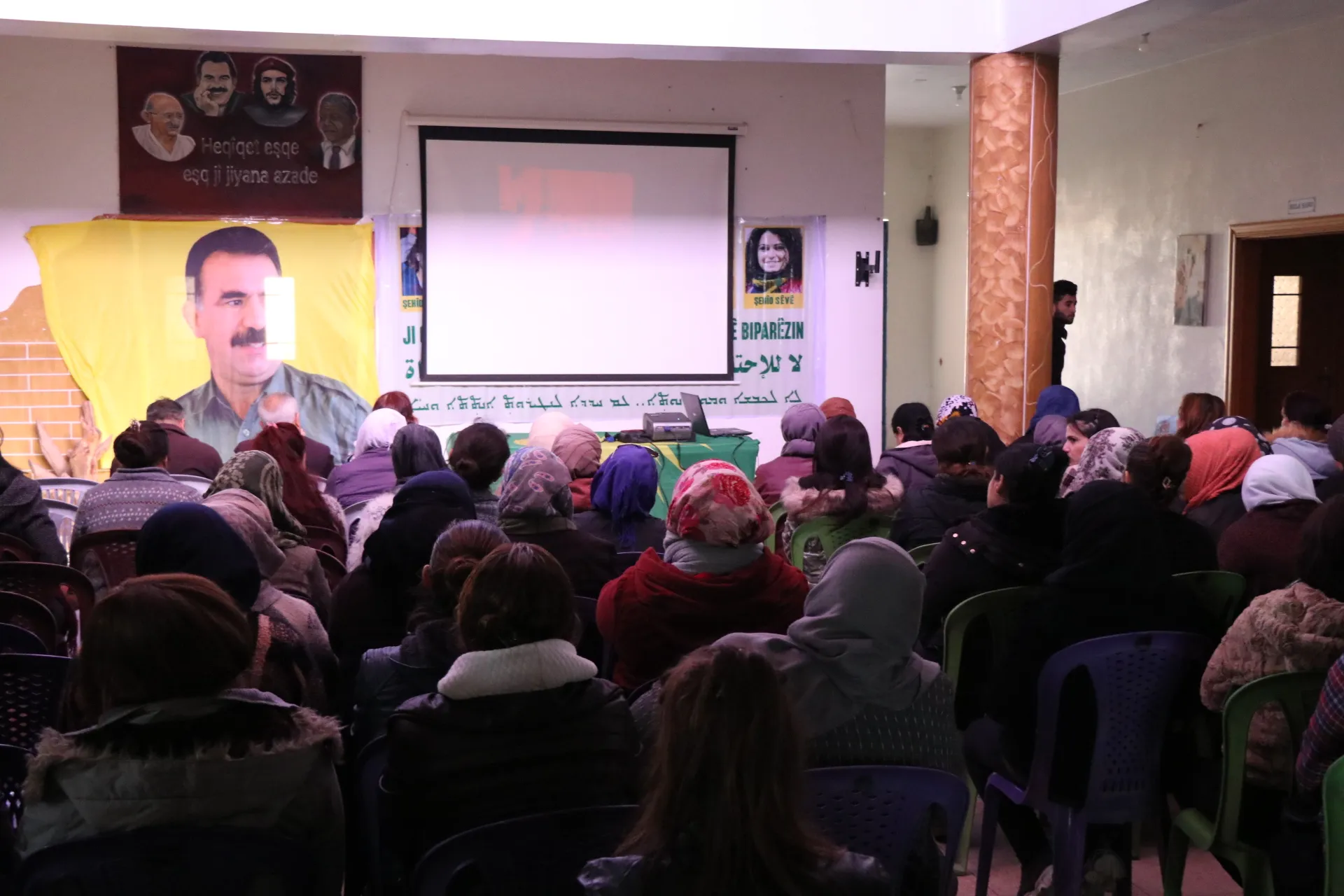 Şêniyên herêma Cizîrê şehîdên komkujiya Parîsê bibîr anîn
