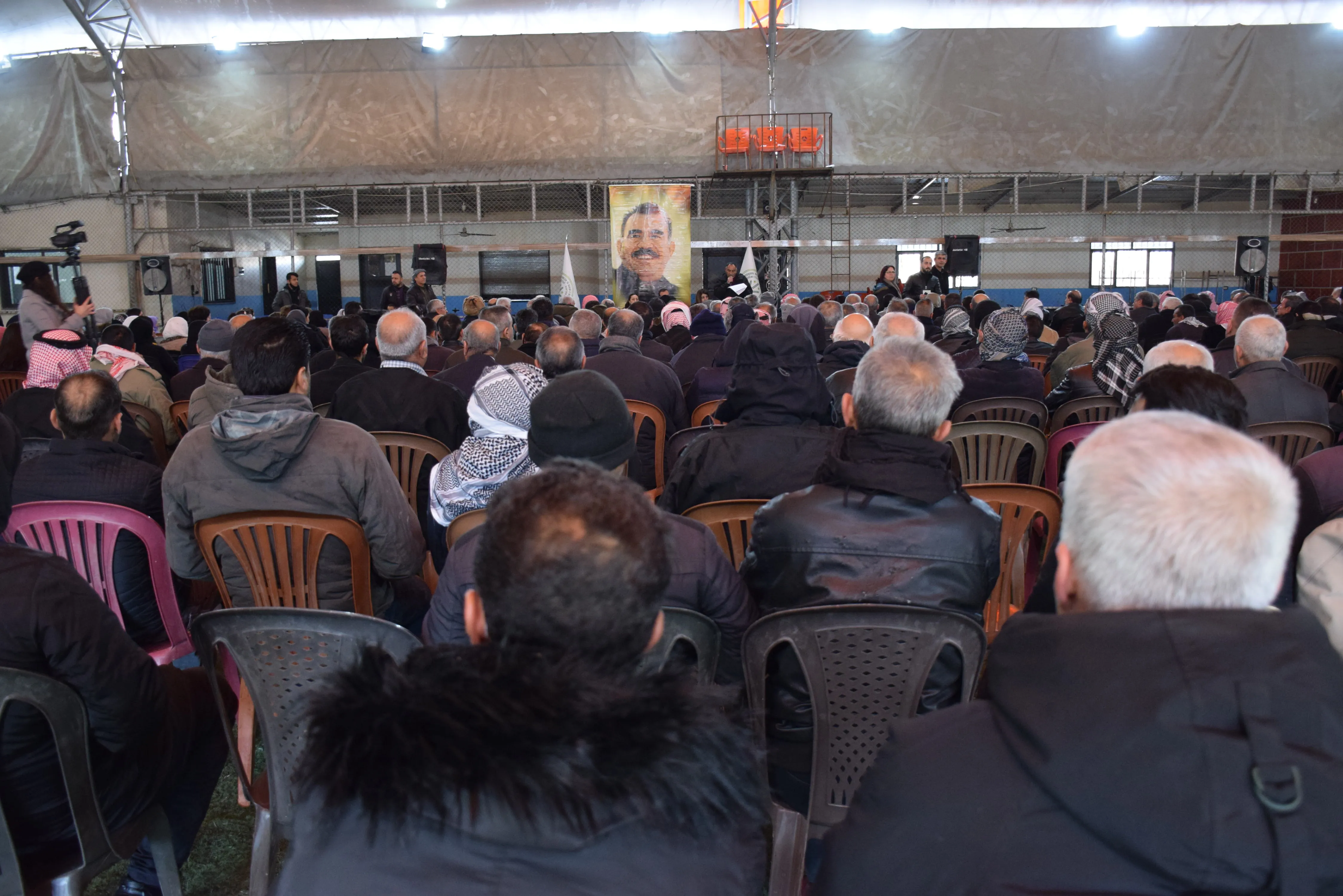 Di civînan de Rêveberiya Xweser soza pêkanîna daxwazên şêniyan da