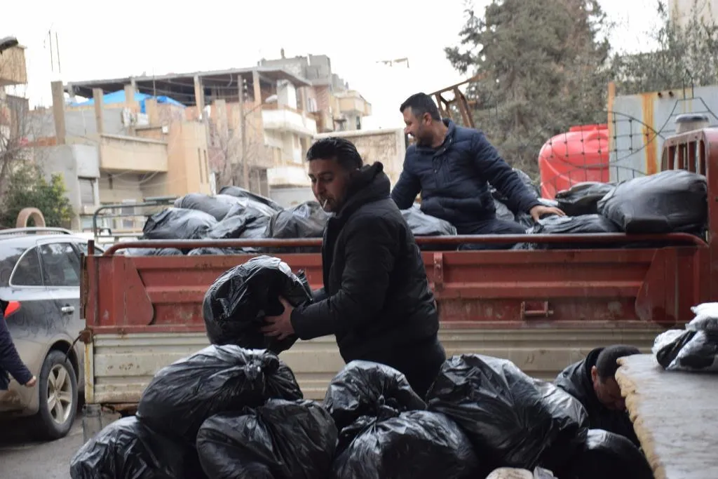 Rêveberiya Xweser alîkarî li 198 malbatên taxên Xiwêran û Zihûr belav kir