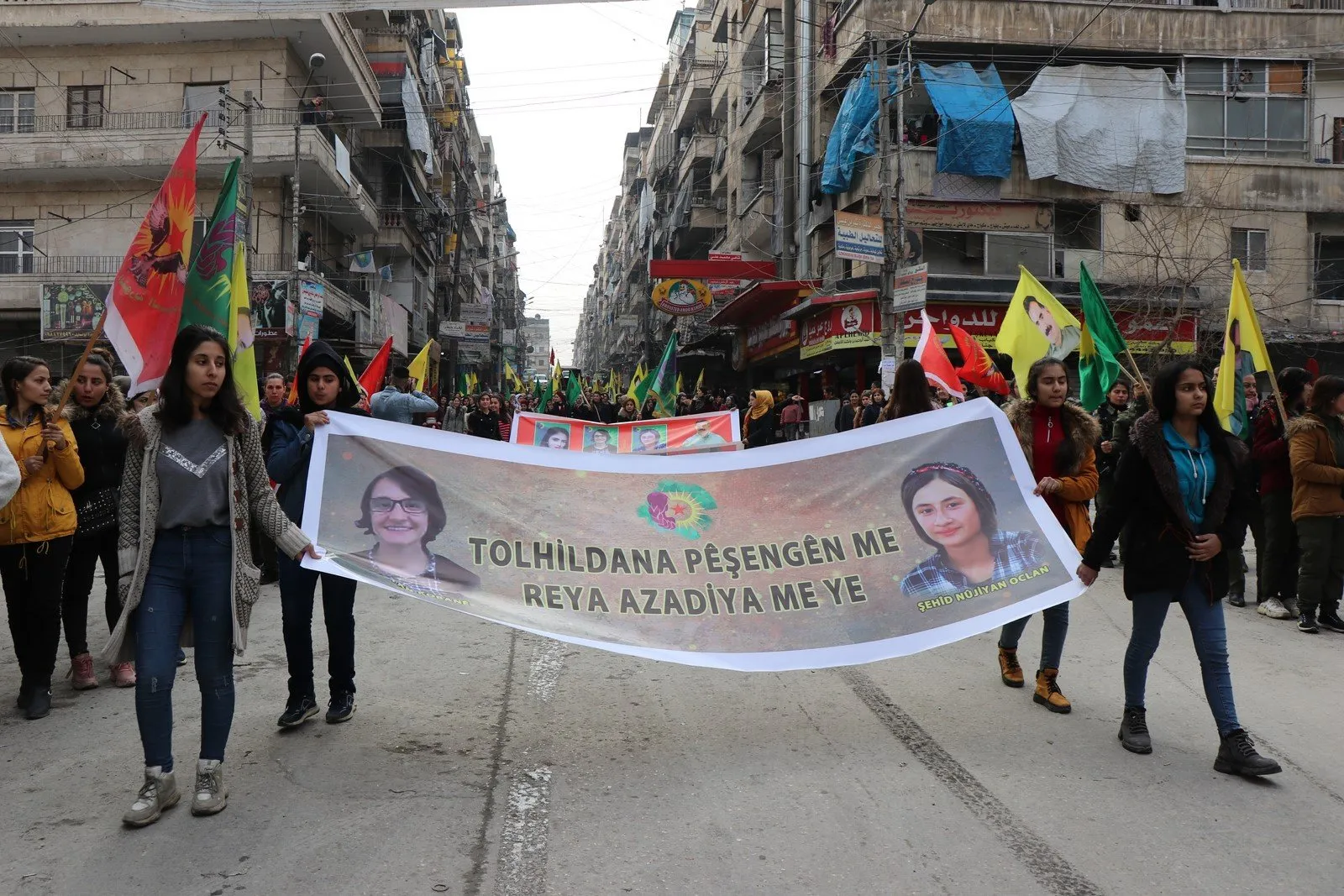 Jinên Ciwan ên Helebê: Em ê tola şehîdan hilînin