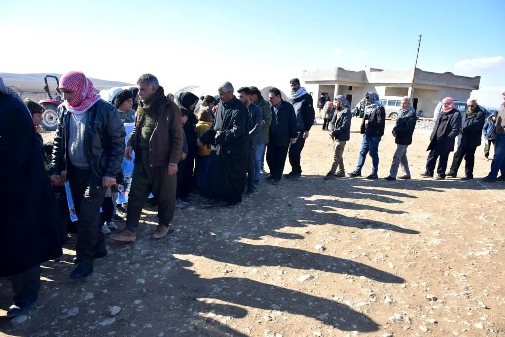 Şêniyên Kobanê sersaxî ji malbata şehîd Cemal û Xelîl re xwest