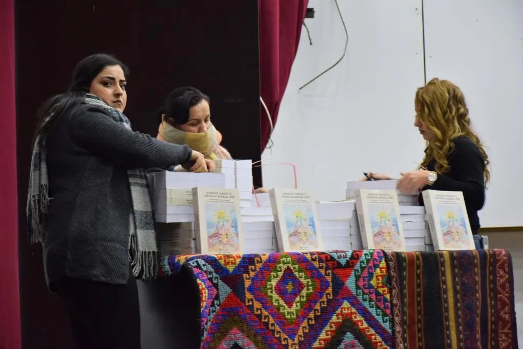 Pirtûka "Bingehê dîrokî û siberoja şoreşa jinê" li Kobanê hate nasandin
